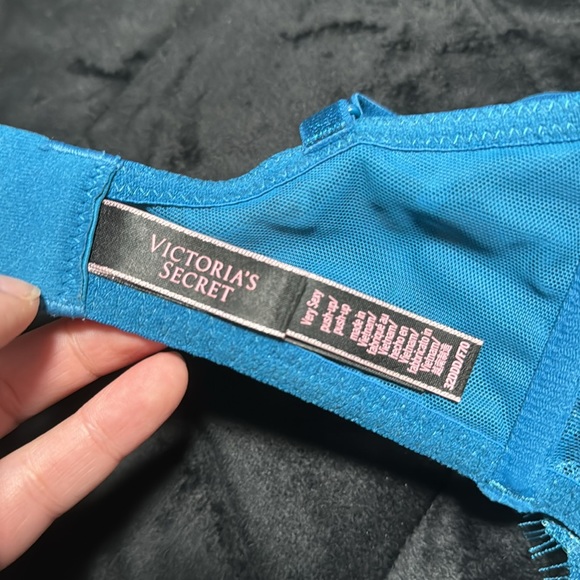 Victoria’s Secret push up bra - Picture 4 of 7
